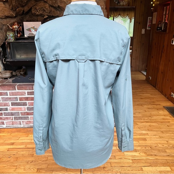 Patagonia Green Button-Up Sun Shirt - Picture 4 of 10